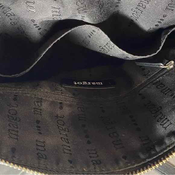 Margot, New York leather Crossbody adjustable strap black purse - Picture 8 of 12